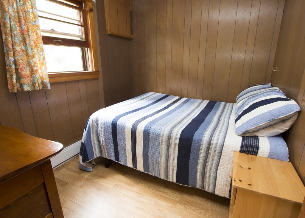 The Pines Cottage Resort Oxtongue Lake Екстериор снимка
