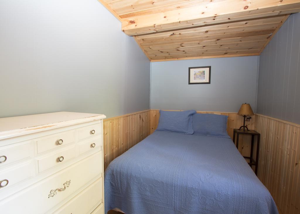 The Pines Cottage Resort Oxtongue Lake Екстериор снимка