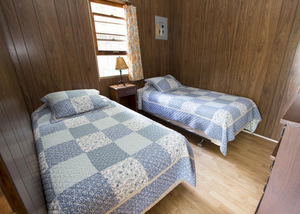 The Pines Cottage Resort Oxtongue Lake Екстериор снимка