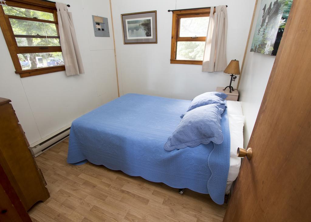 The Pines Cottage Resort Oxtongue Lake Екстериор снимка