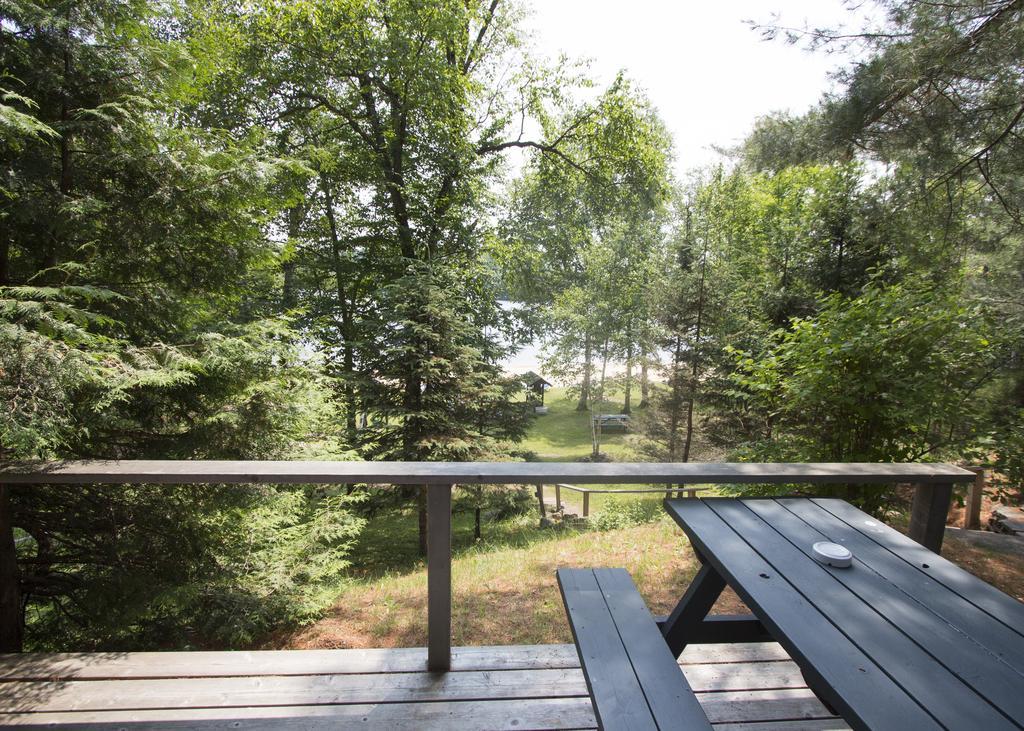 The Pines Cottage Resort Oxtongue Lake Екстериор снимка