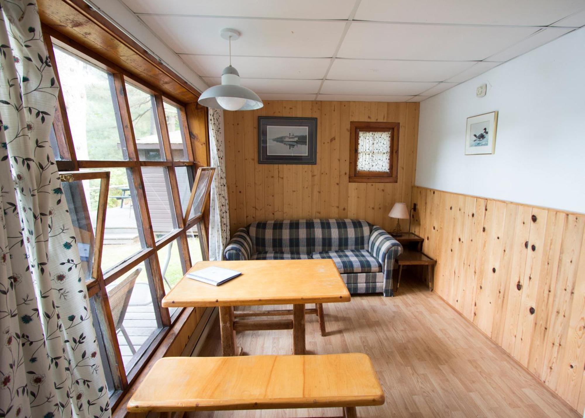 The Pines Cottage Resort Oxtongue Lake Екстериор снимка