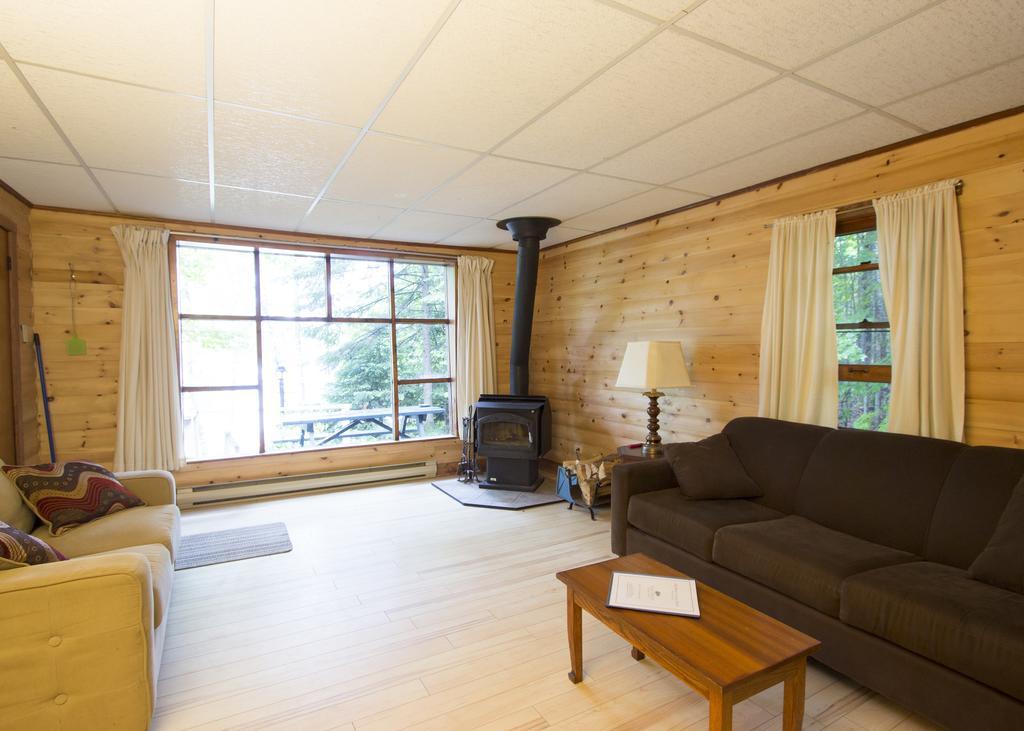 The Pines Cottage Resort Oxtongue Lake Екстериор снимка