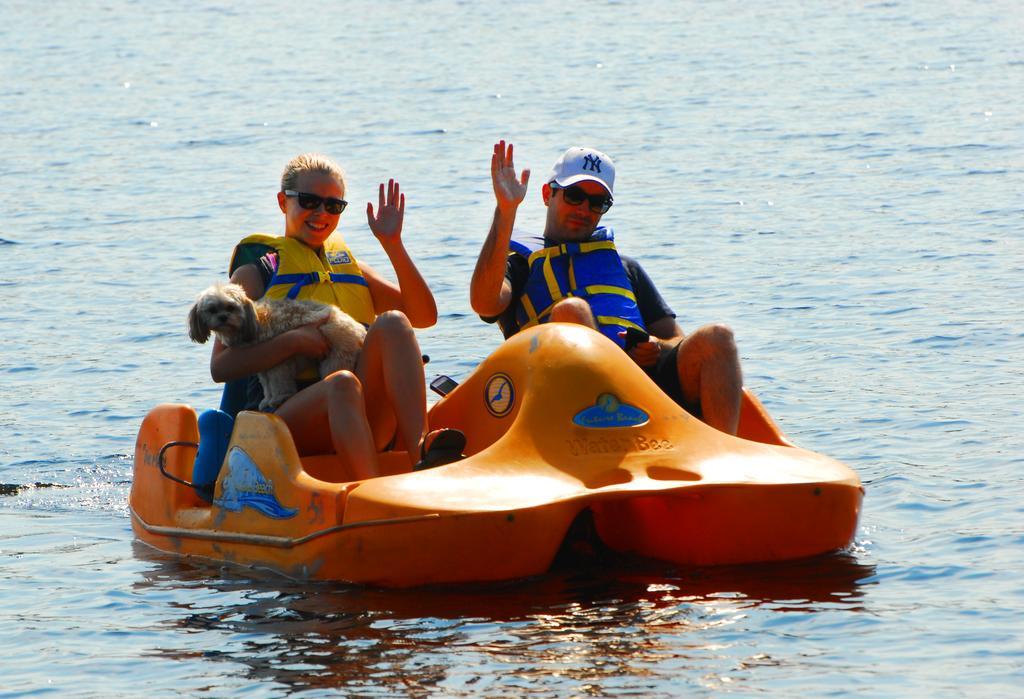 The Pines Cottage Resort Oxtongue Lake Екстериор снимка
